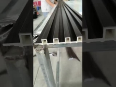 डब्ल्यूपीसी ग्रिल दीवार पैनल स्लैट 3डी दीवार पैनल वाटरप्रूफ पीवीसी फ्लूटेड पैनल