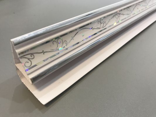 5.95 मीटर चमकदार भाग के साथ अनुकूलित शीर्ष कॉर्निस प्लास्टिक कोने प्रोफाइल सफेद