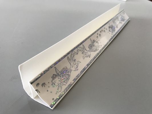 गोल्डफिश सतह डिजाइन पीवीसी एक्सट्रूज़न प्रोफाइल शीर्ष कॉर्निस प्रकार 5.9 5 मीटर