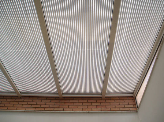 अनुकूलित स्पष्ट नालीदार पॉलीकार्बोनेट छत पैनल बायर / जीई सामग्री 10 साल की वारंटी पारदर्शी पॉलीकार्बोनेट छत शीट